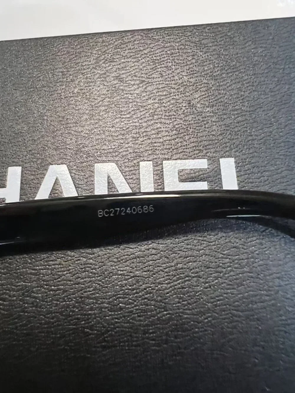 CHANEL Sunglasses Women's Polarized-Black/White CC Logo New With Box - Picture 4 of 9